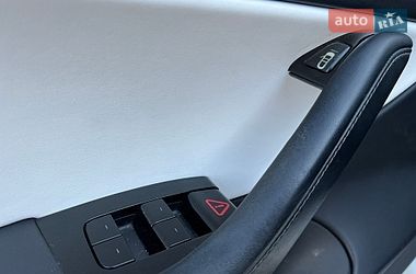 Седан Tesla Model 3 2019 в Киеве