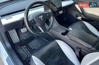 Седан Tesla Model 3 2019 в Киеве