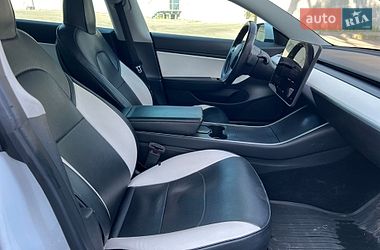 Седан Tesla Model 3 2019 в Киеве