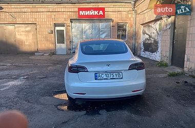 Седан Tesla Model 3 2021 в Луцке