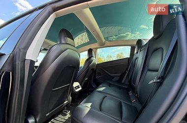 Седан Tesla Model 3 2022 в Львове