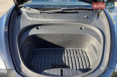 Седан Tesla Model 3 2022 в Львове