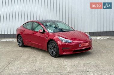 Седан Tesla Model 3 2023 в Чернівцях