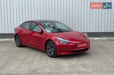 Седан Tesla Model 3 2023 в Чернівцях
