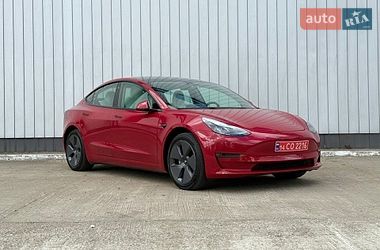 Седан Tesla Model 3 2023 в Чернівцях