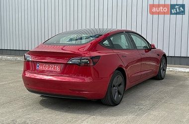 Седан Tesla Model 3 2023 в Чернівцях