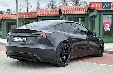 Седан Tesla Model 3 2024 в Ірпені
