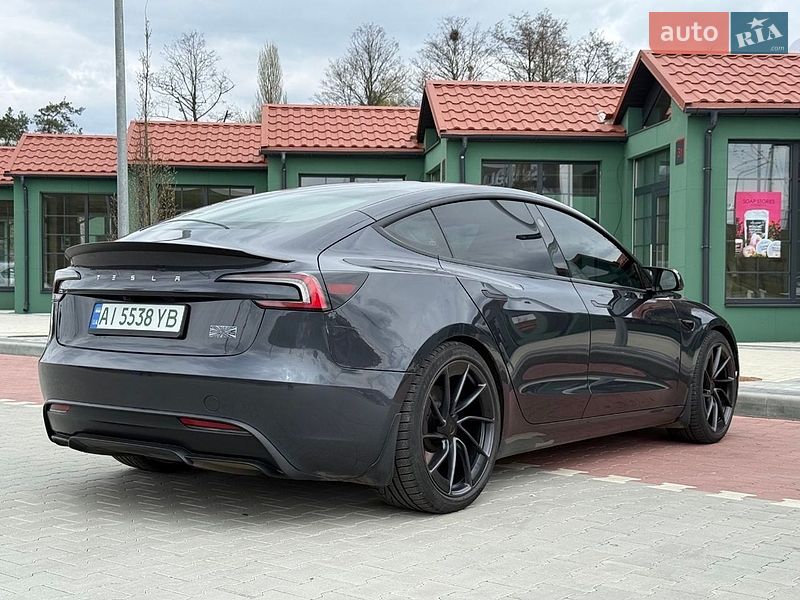 Седан Tesla Model 3 2024 в Ірпені