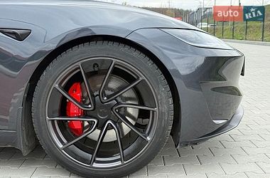 Седан Tesla Model 3 2024 в Ірпені