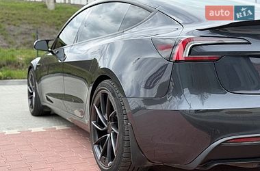 Седан Tesla Model 3 2024 в Ірпені