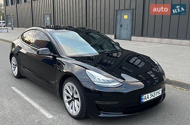 Седан Tesla Model 3 2020 в Києві