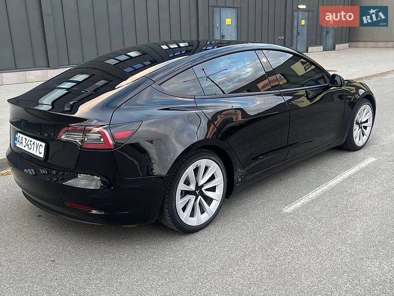 Седан Tesla Model 3 2020 в Києві