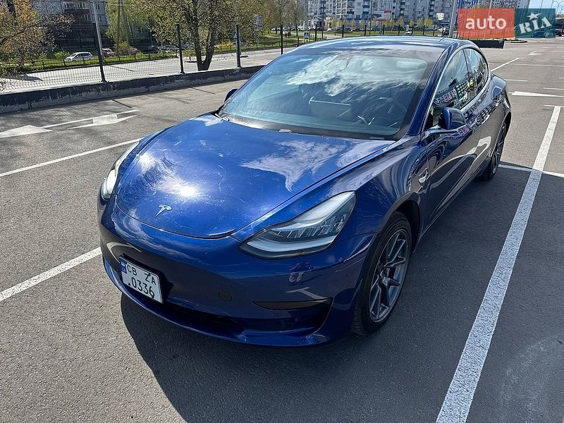Седан Tesla Model 3 2020 в Чернигове