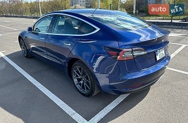 Седан Tesla Model 3 2020 в Чернигове
