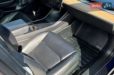 Седан Tesla Model 3 2020 в Чернигове