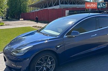 Седан Tesla Model 3 2020 в Киеве