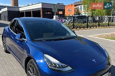 Седан Tesla Model 3 2020 в Києві