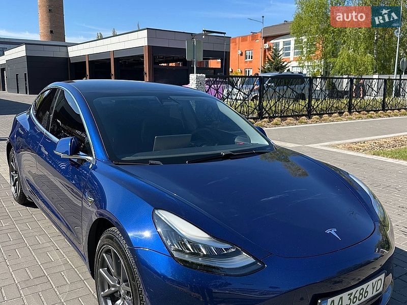 Tesla Model 3 2020