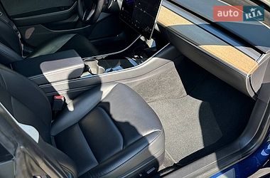 Седан Tesla Model 3 2020 в Киеве