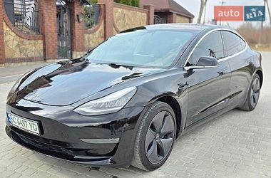 Седан Tesla Model 3 2018 в Львове