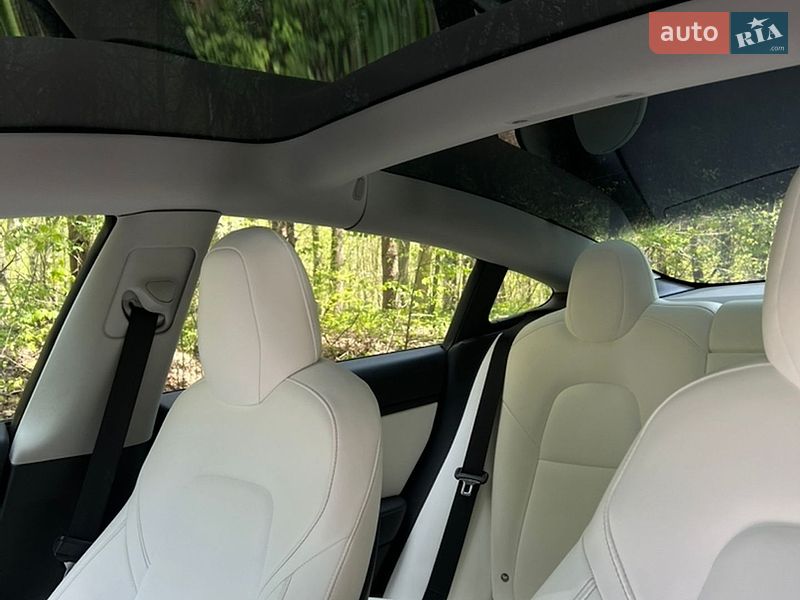 Седан Tesla Model 3 2018 в Вінниці