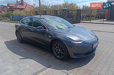 Седан Tesla Model 3 2018 в Луцке