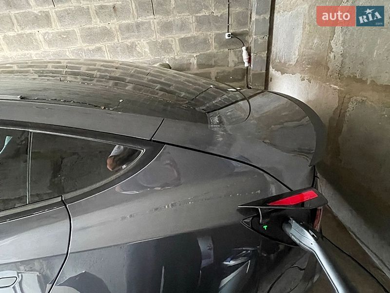 Седан Tesla Model 3 2022 в Києві