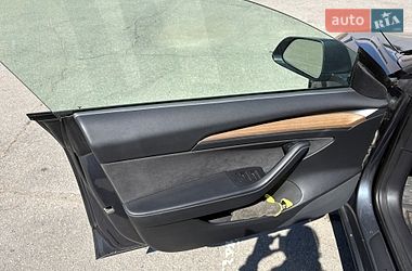 Седан Tesla Model 3 2022 в Кропивницком