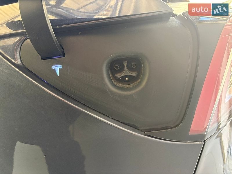 Седан Tesla Model 3 2022 в Кропивницком