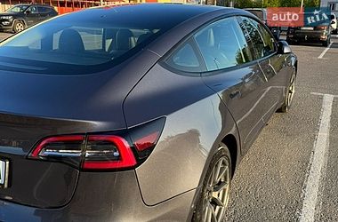 Седан Tesla Model 3 2022 в Львове