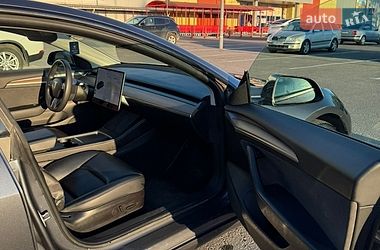 Седан Tesla Model 3 2022 в Львове