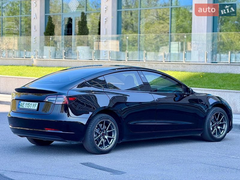 Седан Tesla Model 3 2019 в Дніпрі