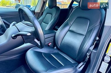 Седан Tesla Model 3 2019 в Дніпрі