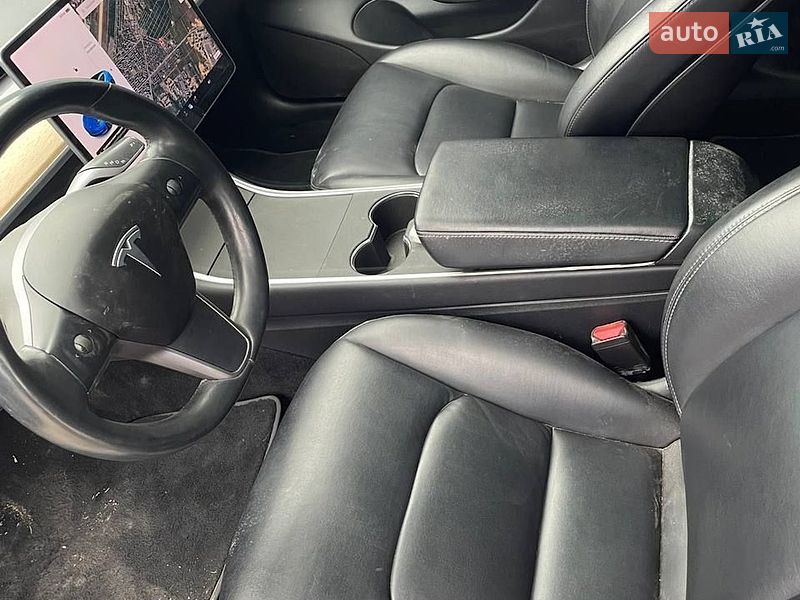 Седан Tesla Model 3 2018 в Киеве