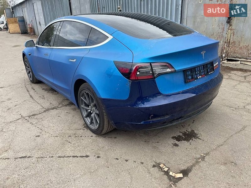 Седан Tesla Model 3 2018 в Киеве