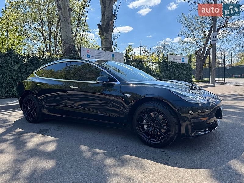 Седан Tesla Model 3 2019 в Одессе