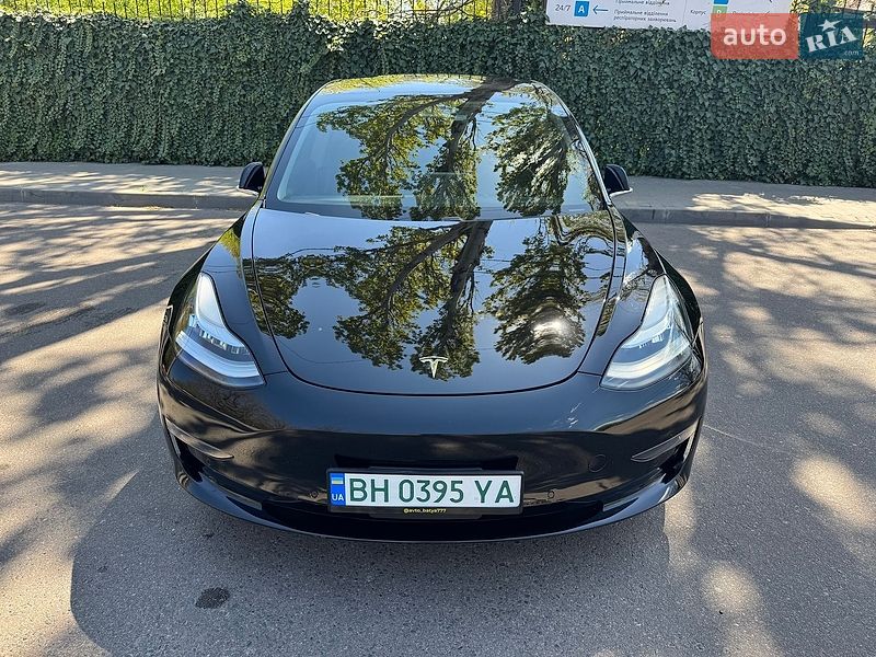 Седан Tesla Model 3 2019 в Одессе