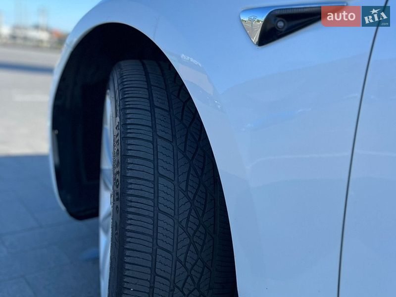 Седан Tesla Model 3 2019 в Луцьку