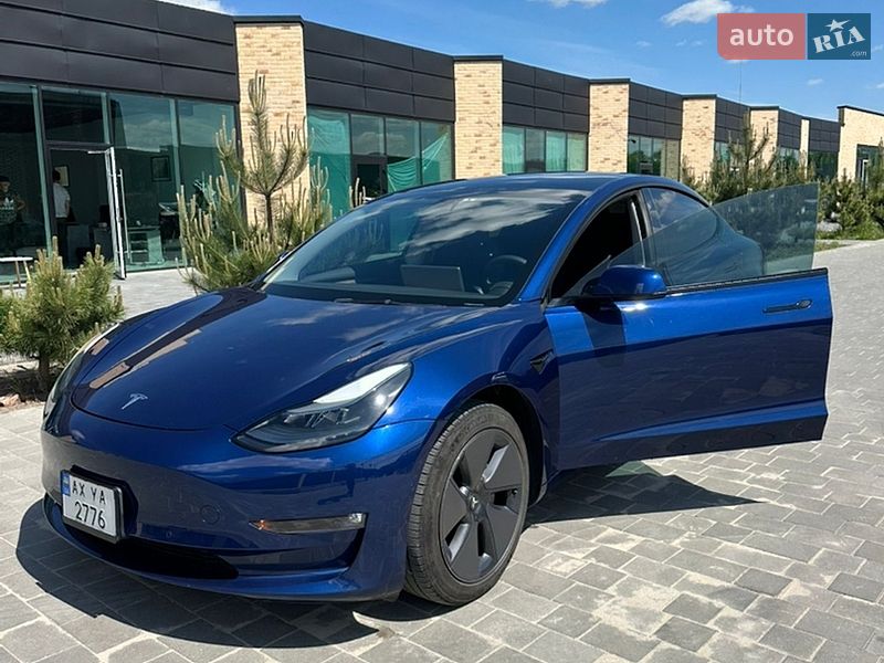 Седан Tesla Model 3 2022 в Хмельницком