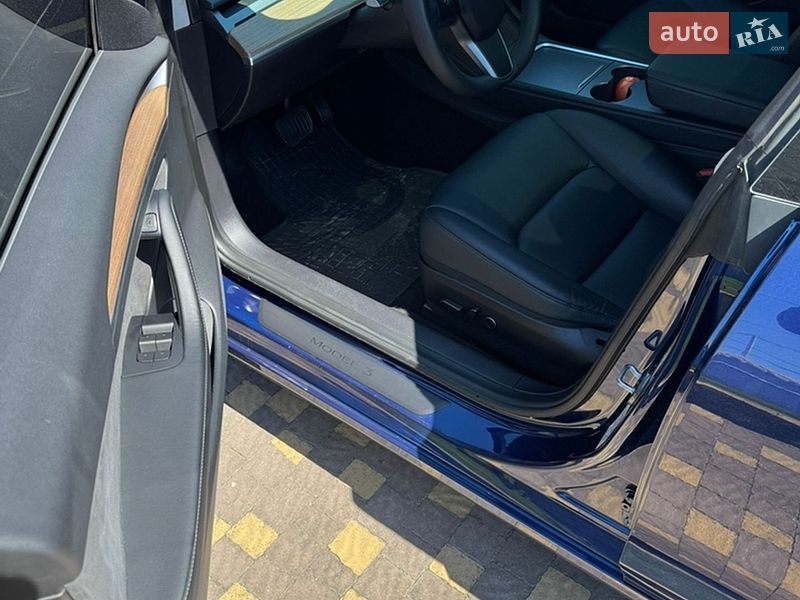 Седан Tesla Model 3 2022 в Ивано-Франковске