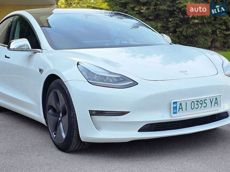 Tesla Model 3 2020