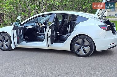 Седан Tesla Model 3 2020 в Черкассах
