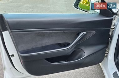 Седан Tesla Model 3 2020 в Черкассах