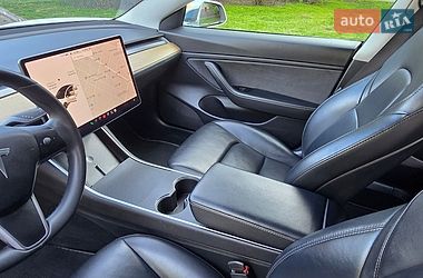 Седан Tesla Model 3 2020 в Черкассах