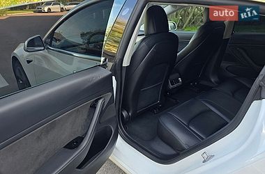 Седан Tesla Model 3 2020 в Черкассах