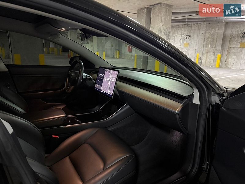 Седан Tesla Model 3 2018 в Тернополе