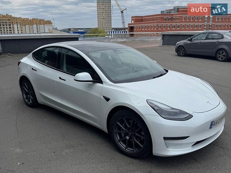 Tesla Model 3 2022