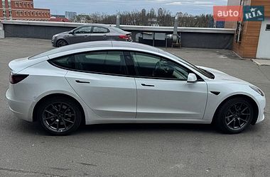 Седан Tesla Model 3 2022 в Киеве
