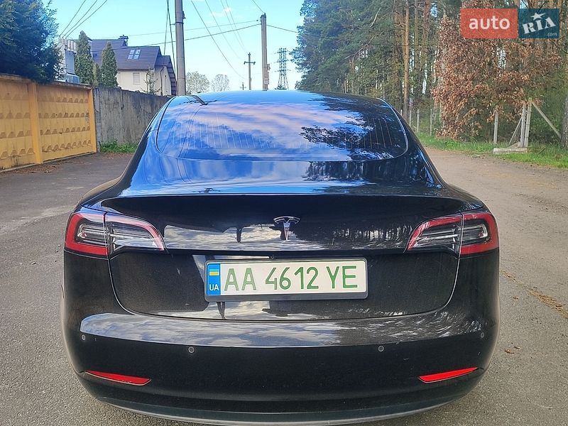 Седан Tesla Model 3 2018 в Киеве