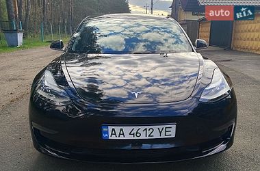 Седан Tesla Model 3 2018 в Киеве